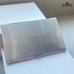 Lyserd Kredit kortholder i stl- med personlig gravering