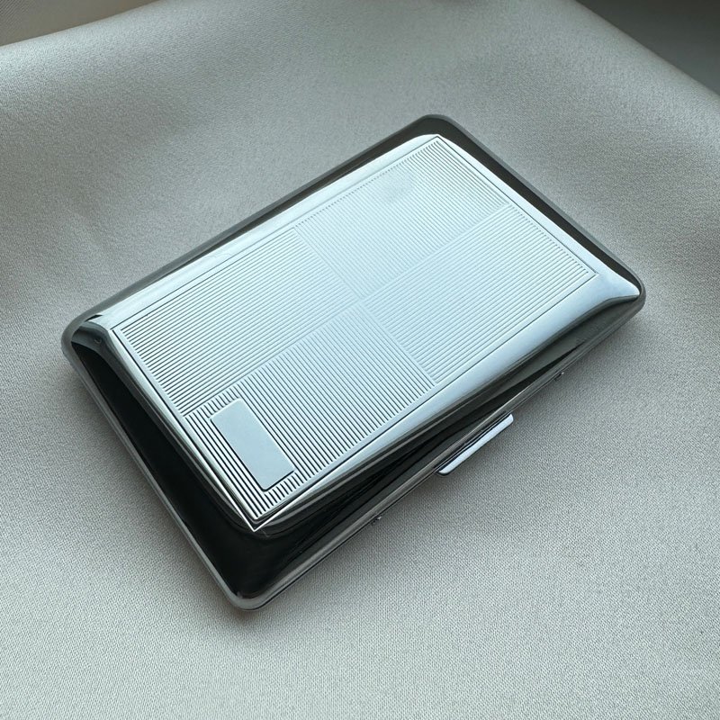 Kreditkortholder i stl med mnster model 1