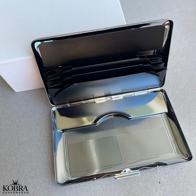 Kreditkortholder i stl med mnster model 1