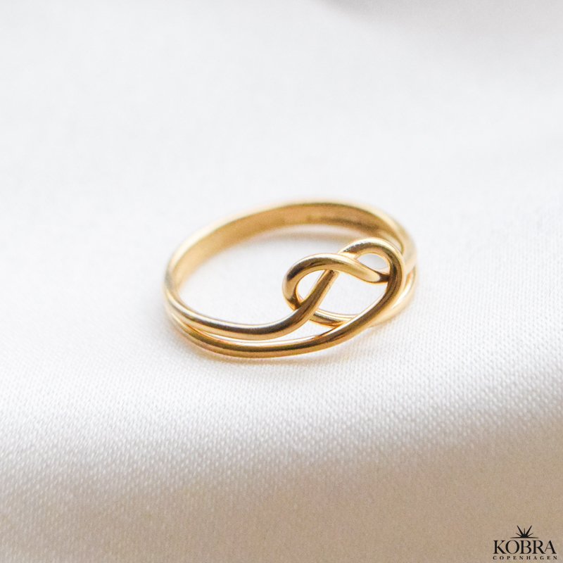 "Evermore" gullbelagt hjerteformet kringlering