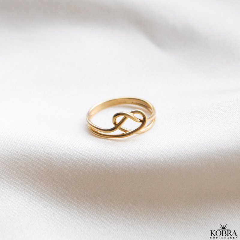 "Evermore" gullbelagt hjerteformet kringlering