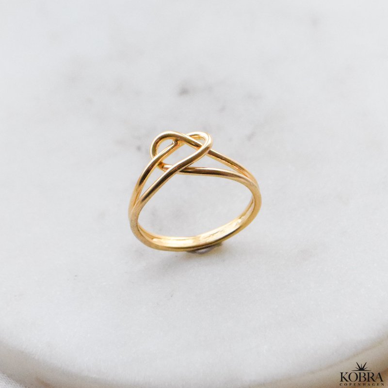 "Evermore" gullbelagt hjerteformet kringlering