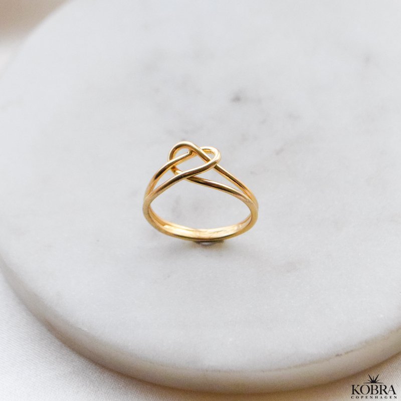 "Evermore" gullbelagt hjerteformet kringlering