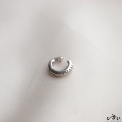 "Lee" enkel earcuff med sten i s�lv