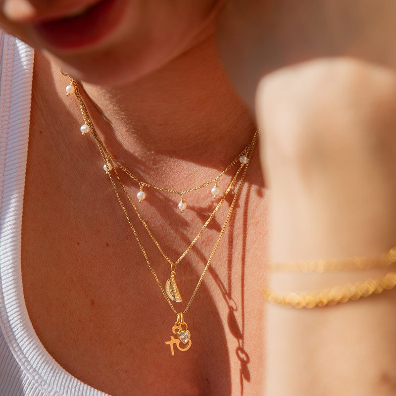 "Balance" gold necklace with real freshwater pearls