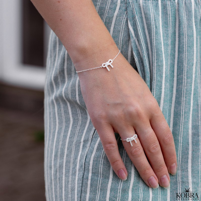 "Leonora" sljfe armbnd med hvide zirkonia i slv