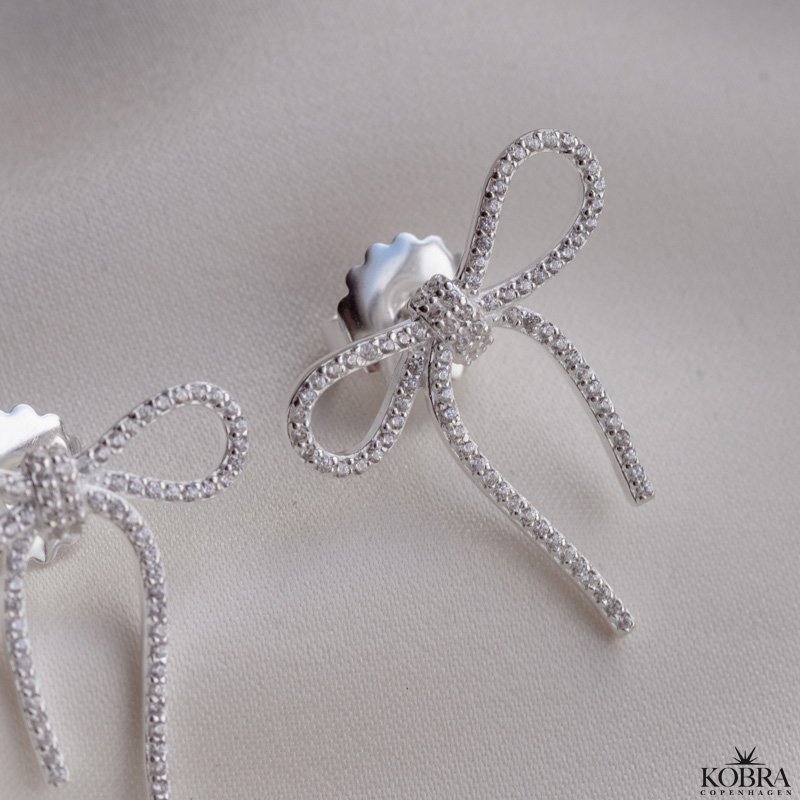 "Leonora" fine sljfe reringe med sten i slv