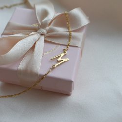 "Signature Letter" 18k guldpl�terat handgjort halsband