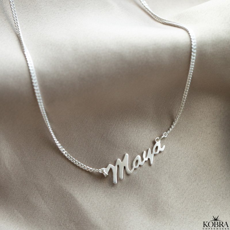 "Saga" Hndlavet navnehalskde i slv