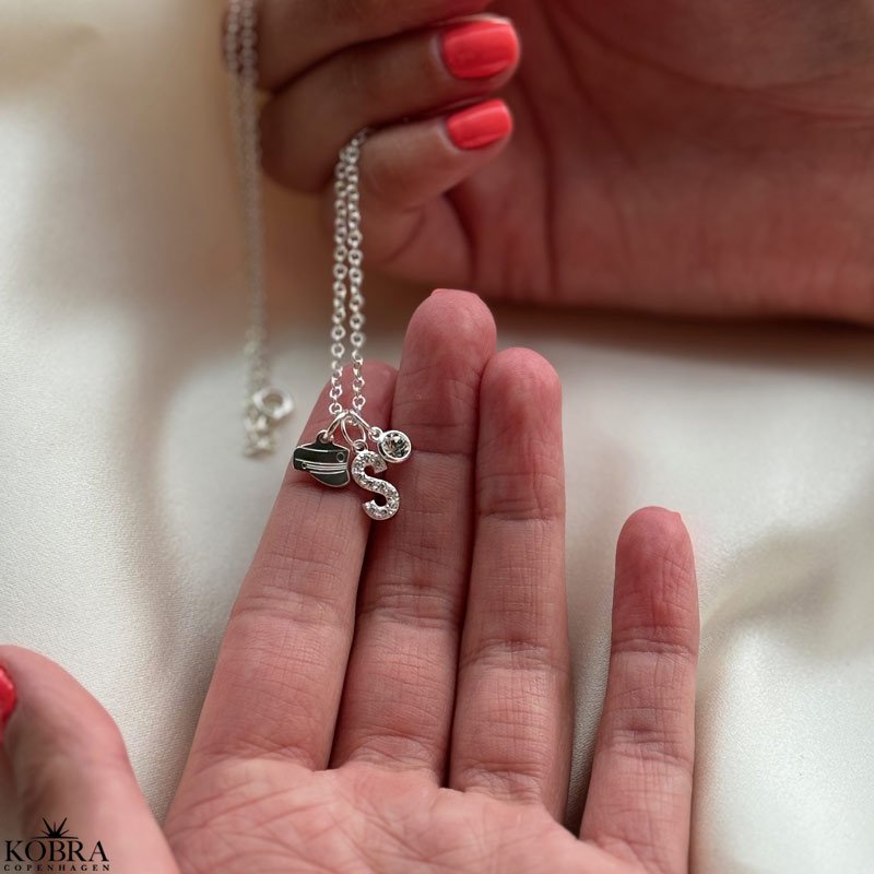 Charm - lille studenterhue i slv