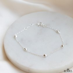 "Liva" slv armbnd med sm hjerter