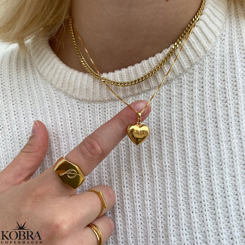 "Tokyo" gold ring with engraving