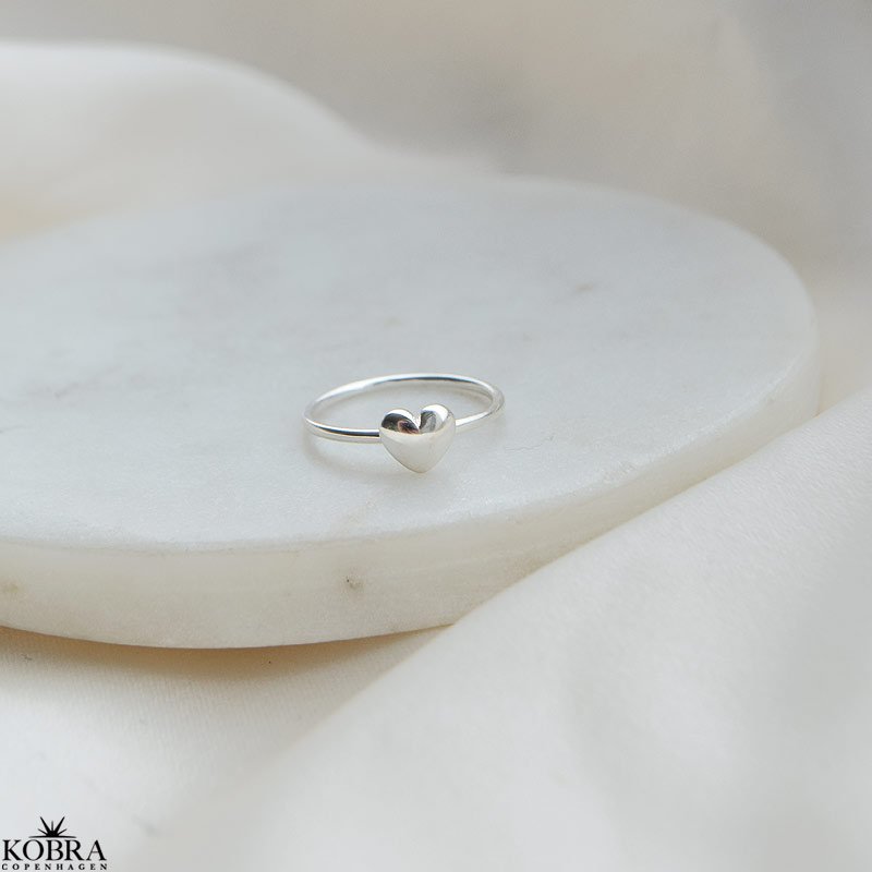 "Liva" enkel slvring med lille hjerte