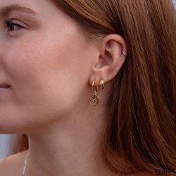 "Silvia" 18 karat forgyldte sm creolere i snoet design