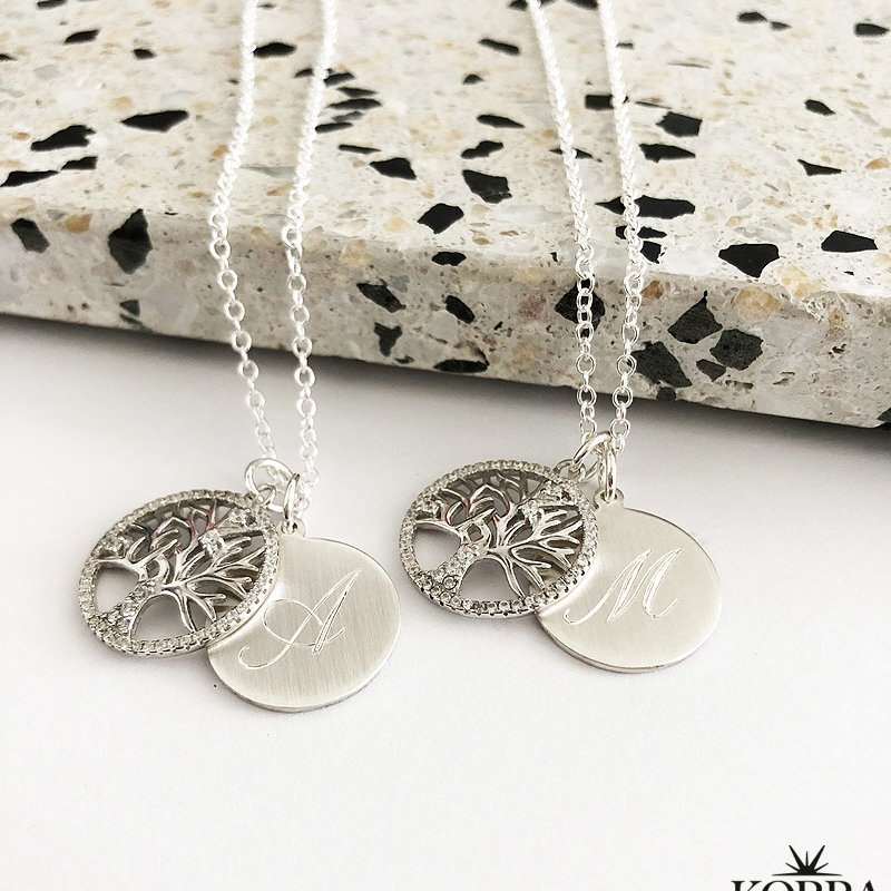 "Liv" Necklace in silver with the tree of life