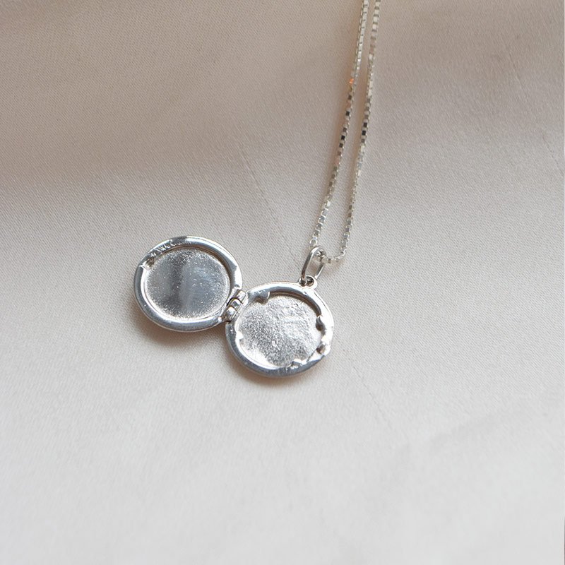 "Lia" silver medallion with the tree of life