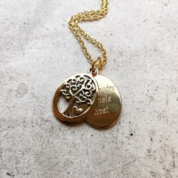 Guld halskde med Livets Tr med oval amulet og din gravering