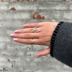 "Love" hjerteformet ring i slv med hvide zirkonia sten