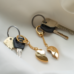 "Love-Link" 18k gold plated keychain set with engraving