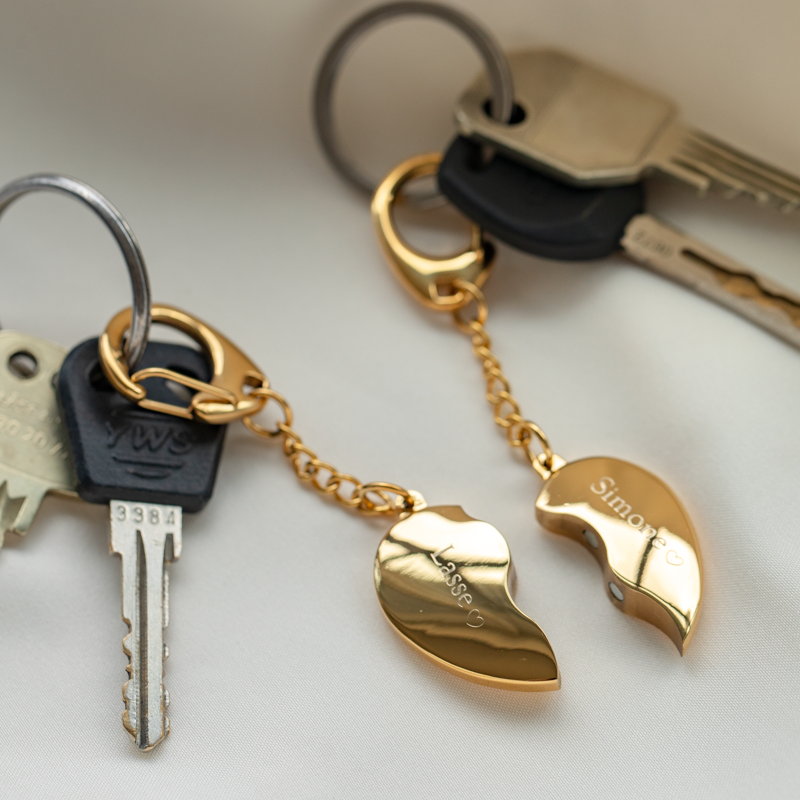 "Love-Link" 18k gold plated keychain set with engraving