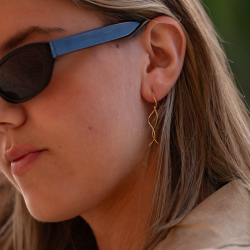 "Curve" 18kt forgylt �redobber med spiraler