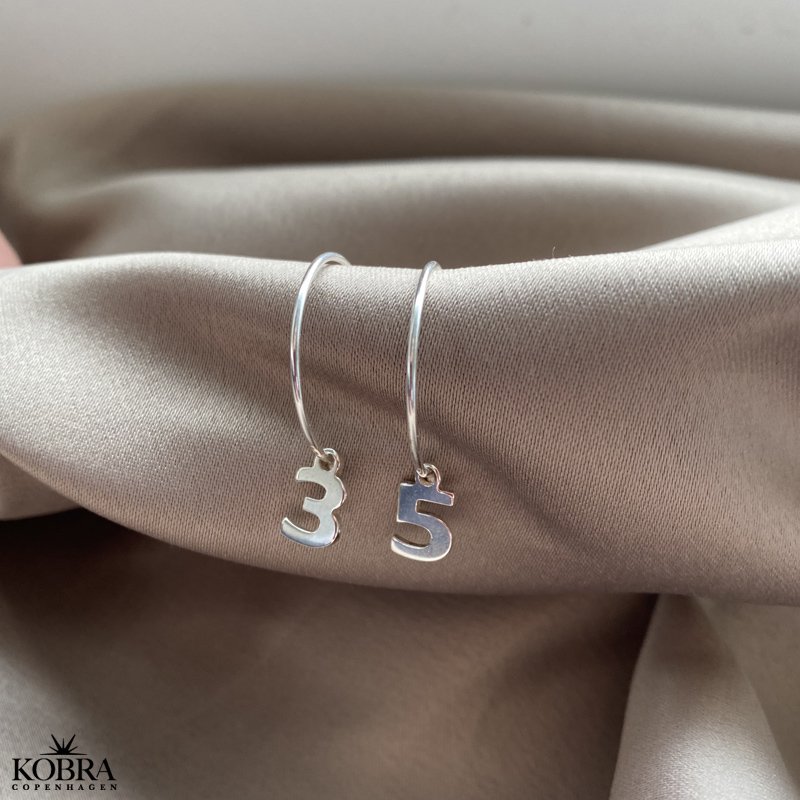 "Lucky number" slv hoops med dine lykketal eller bogstaver