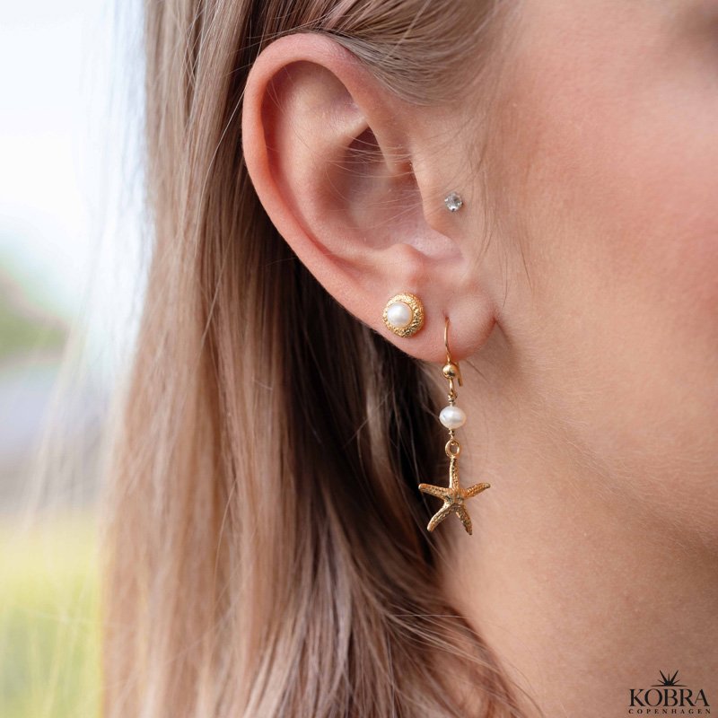 "Sea Of Love" 18 karat forgyldte reringe med sstjerner og gte perler