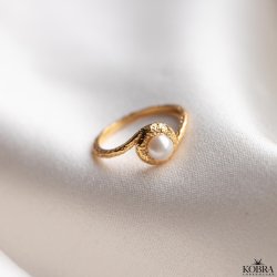 "Luna Mae" 18 karat forgyldt ring med gte ferskvandsperle