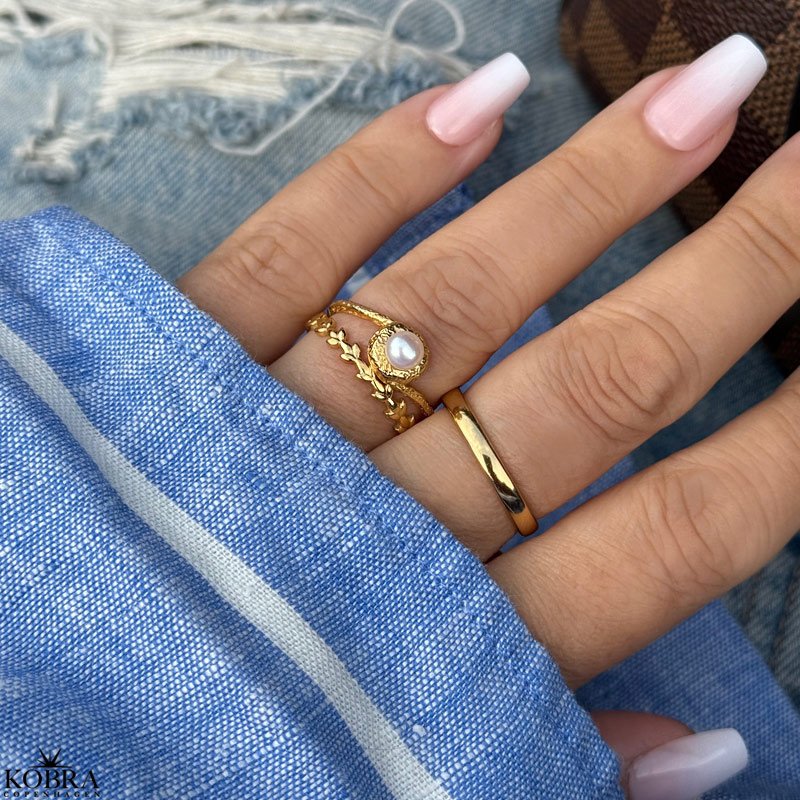 "Elfie" enkel guld ring med blade