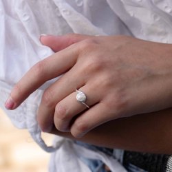 "Luna Mae" slv ring med gte ferskvandsperler