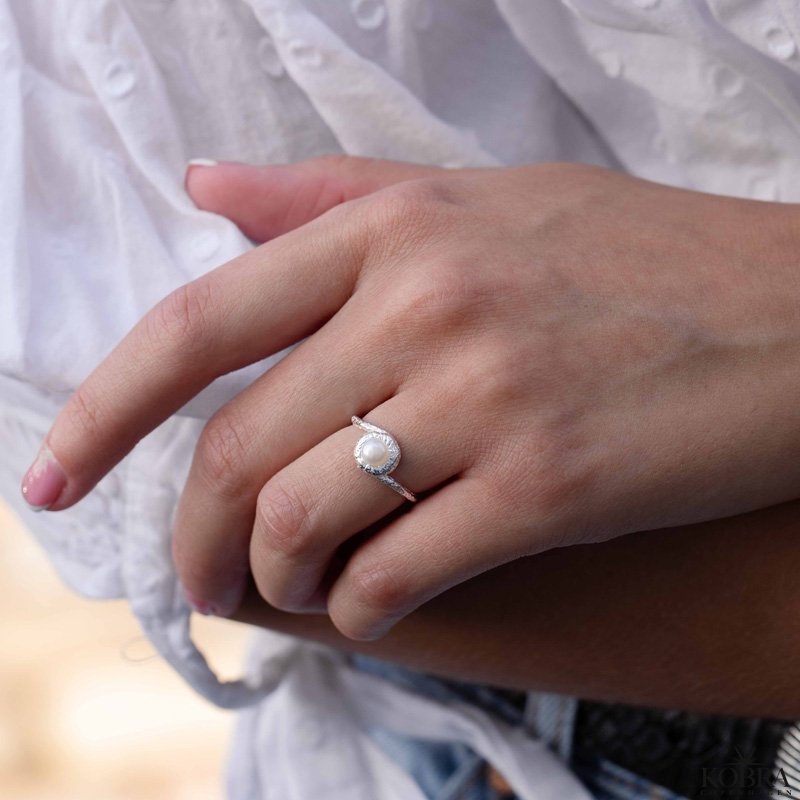 "Luna Mae" slv ring med gte ferskvandsperler