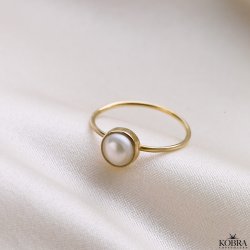 "Luxi" guld ring med gte ferskvandsperle