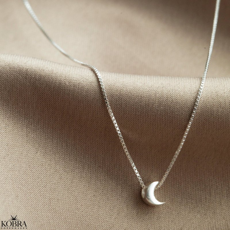 "Callista" enkel slv halskde med mne vedhng