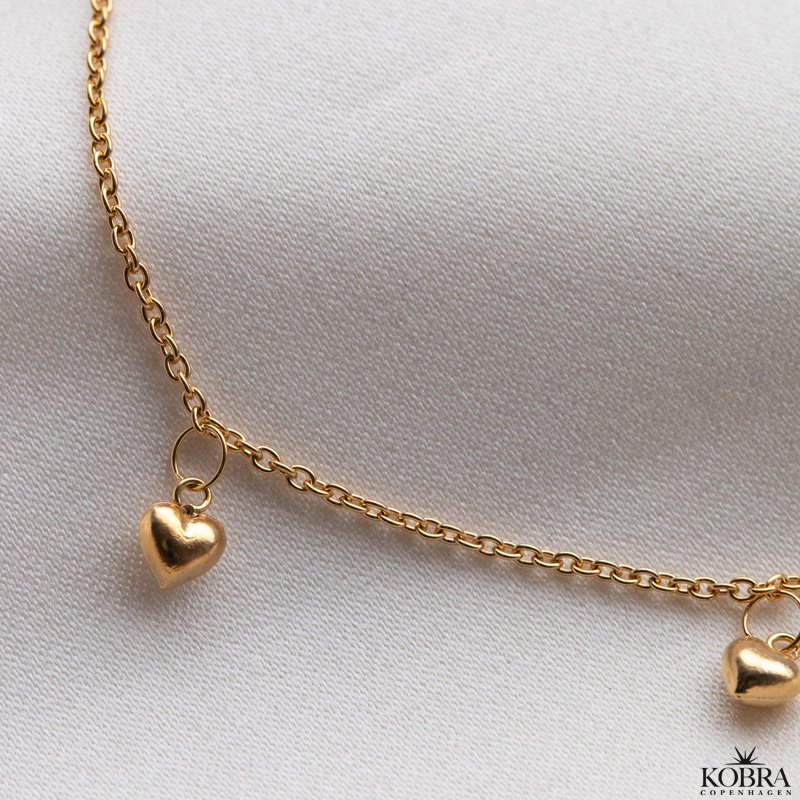 "Mana" ankelkde med sm hjerter i guld