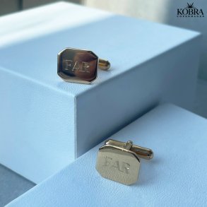 Square cufflinks in gilt including engraving