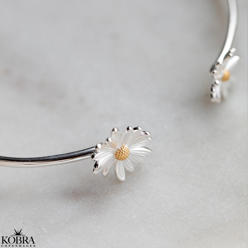 "Marguerit" silver armband / armlet with 2 daisies