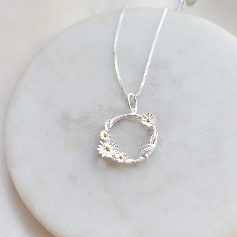 "Marguerit" halsk�de i s�lv med blomster vedh�ng