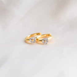 "Marguerit" sm� guld hoops med en marguerit