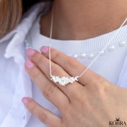 "Marguerit" necklace with 3 beautiful daisies