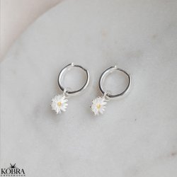 "Marguerit" silver hoops with daisies