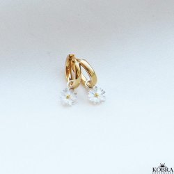 "Marguerite" gold hoops with daisies