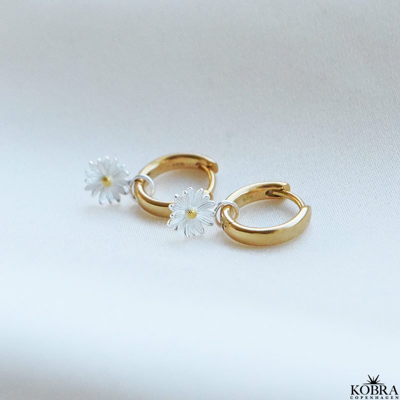 "Marguerite" gold hoops with daisies
