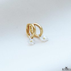 "Marguerite" gold hoops with daisies