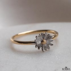 "Marguerit" guld ring med margueritter