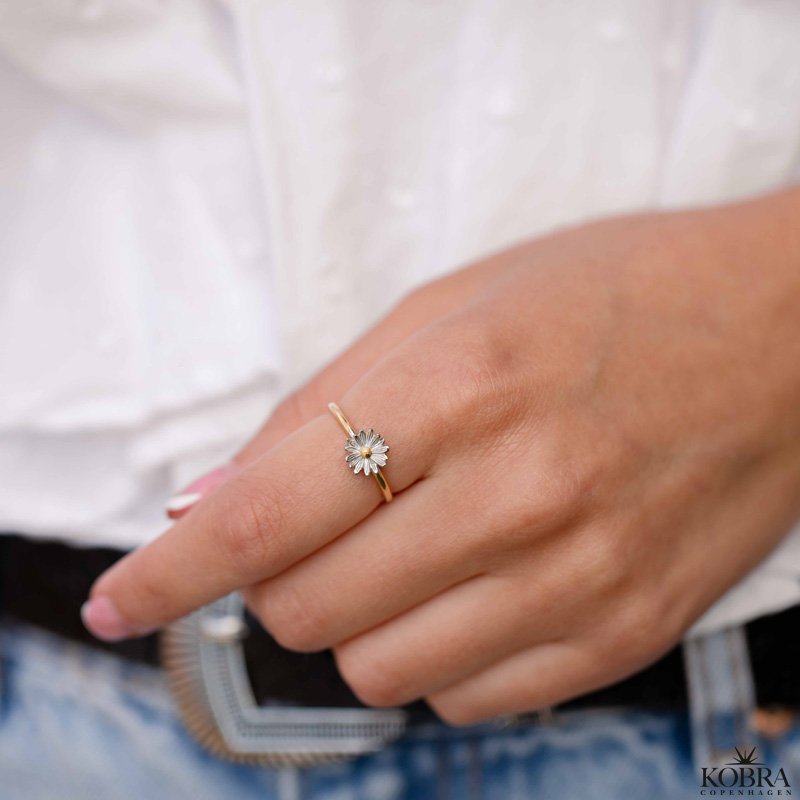 "Marguerit" guld ring med margueritter