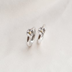 "Marguerit" sm� s�lv hoops med en marguerit