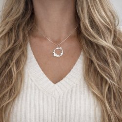 "Marguerit" halsk�de i s�lv med blomster vedh�ng