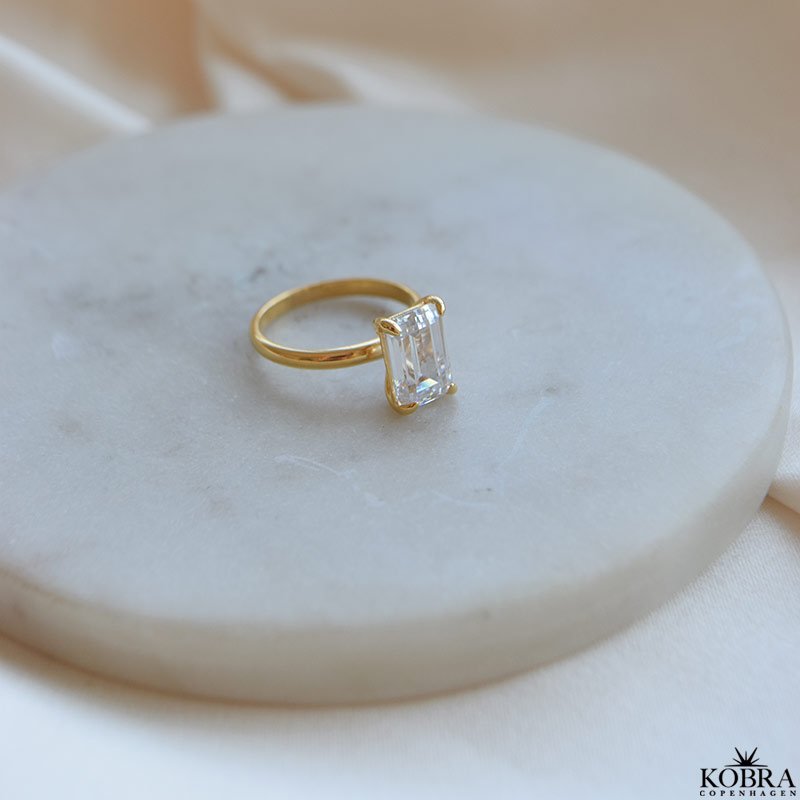 "Martini" Solitaire Ring  18k guldplterat silver med zirkonia sten