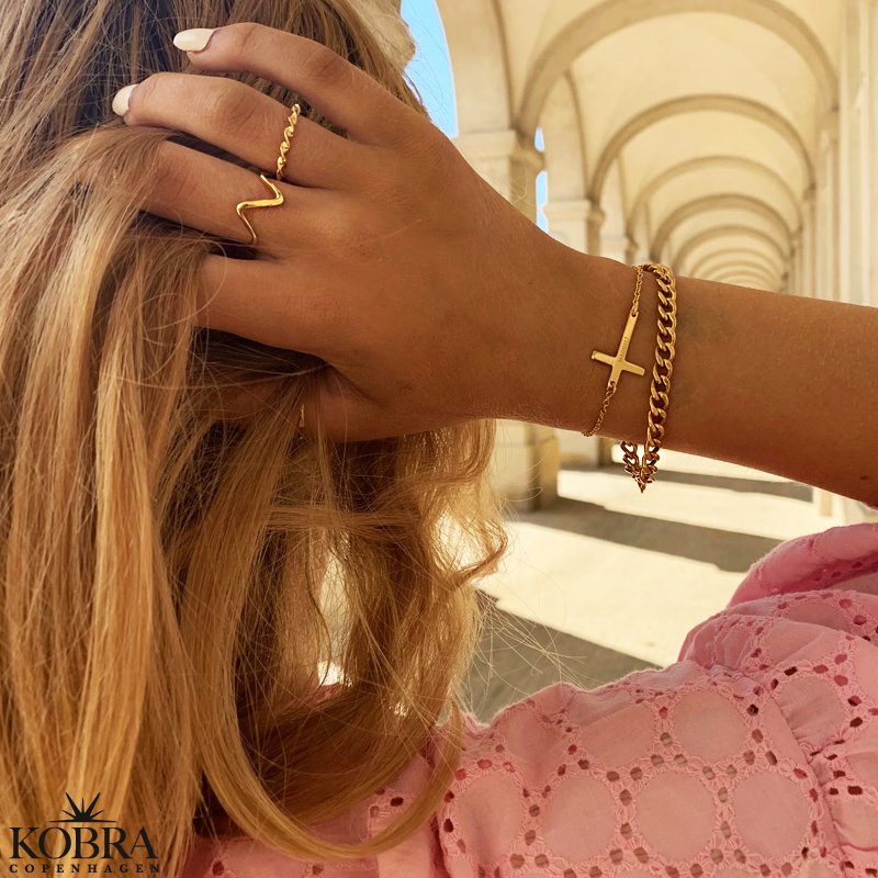 Cross bracelet in gold incl. engraving