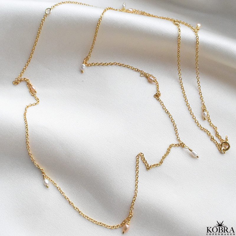 "Wilma" belly chain 18 carat goldplated with 10 genuine freshwater pearls